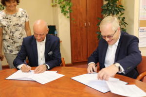 Podpisanie porozumienia pomiędzy Centrum Edukacji a ORLEN Laboratorium